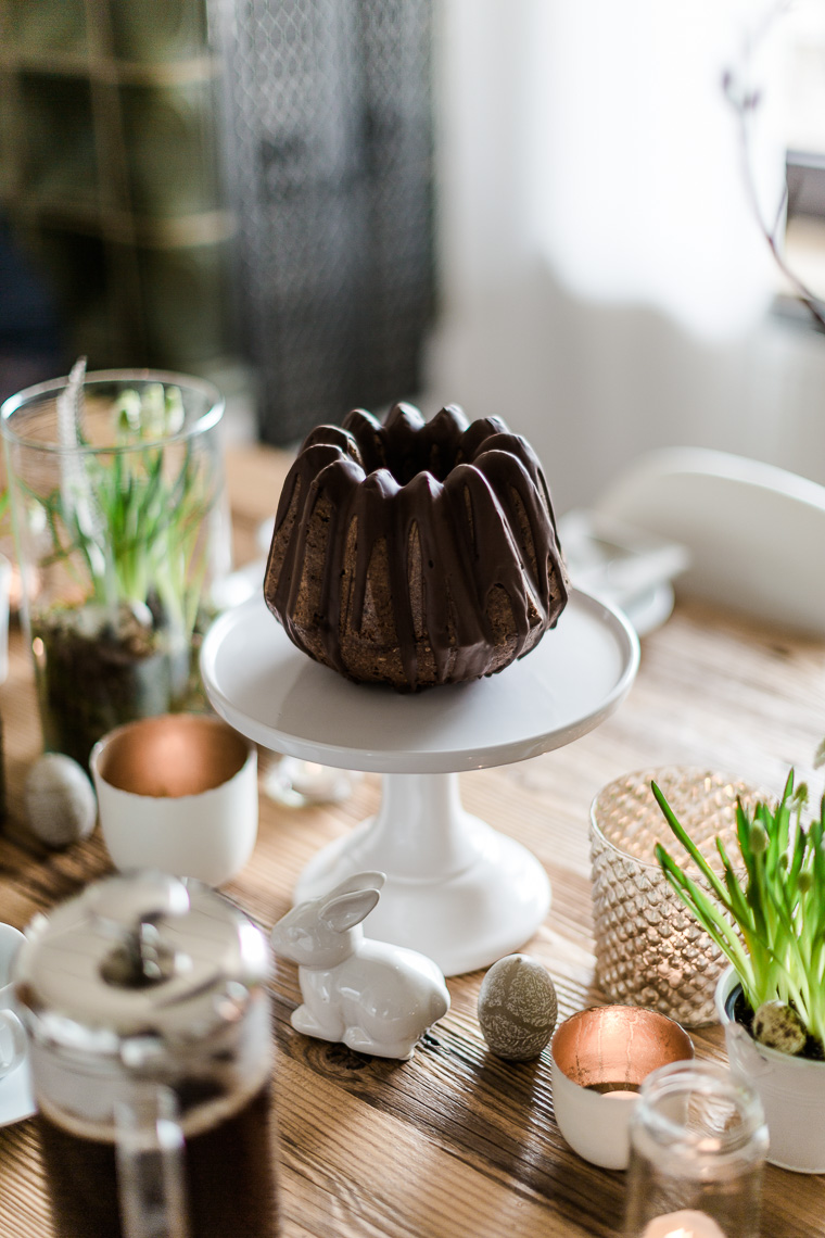 Nuss-Nougat-Kuchen mit Schokolade und Nougatkern